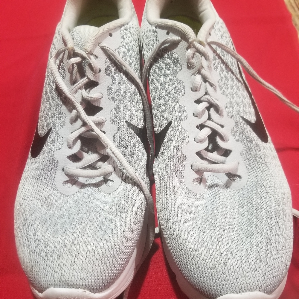 NIKE air max sequent 2size 9.5 mens